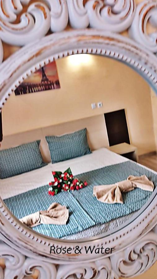 Rose&Water Guest house Pavel Banya Extérieur photo